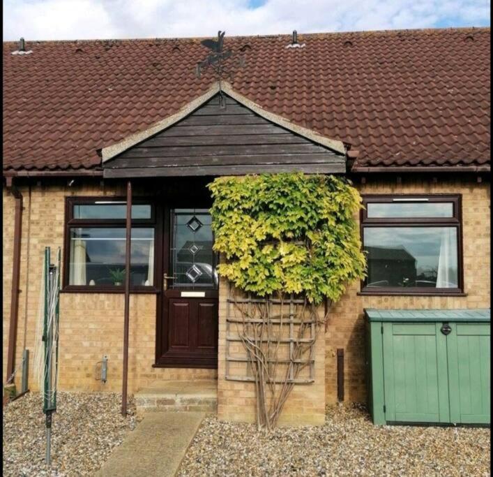 Entire Cosy Bungalow Close To Beach Heacham Exteriör bild